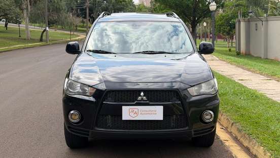 MITSUBISHI-OUTLANDER-2012