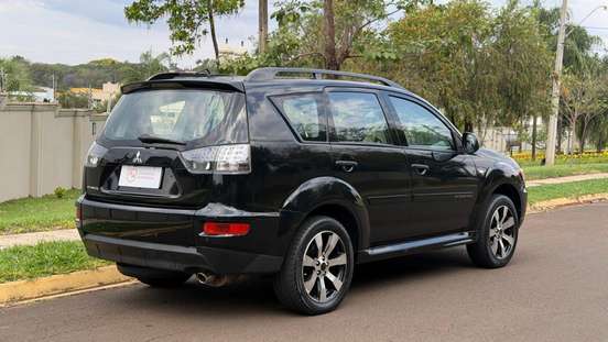 MITSUBISHI-OUTLANDER-2012