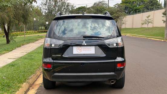 MITSUBISHI-OUTLANDER-2012