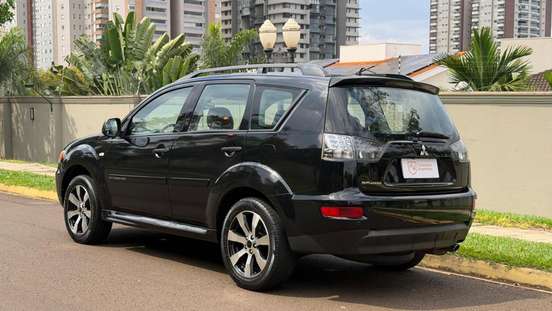 MITSUBISHI-OUTLANDER-2012