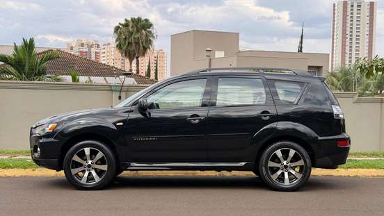 MITSUBISHI-OUTLANDER-2012