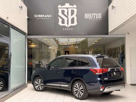 MITSUBISHI-OUTLANDER-2021