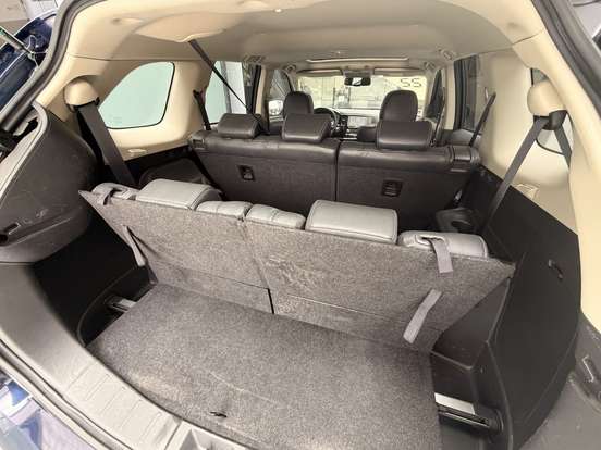 MITSUBISHI-OUTLANDER-2021