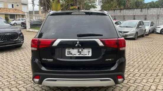 MITSUBISHI-OUTLANDER-2019