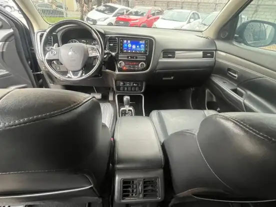 MITSUBISHI-OUTLANDER-3.0 MIVEC V6 GASOLINA HPE-S AWD AUTOMÁTICO MITSUBISHI-OUTLANDER-2019