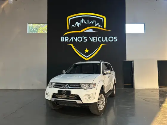 MITSUBISHI PAJERO DAKAR 3.2 HPE 4X4 7 LUGARES 16V TURBO INTERCOOLER DIESEL 4P AUTOMÁTICO