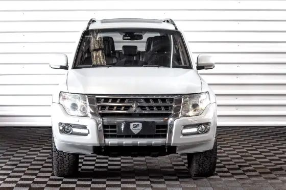MITSUBISHI PAJERO FULL 3.2 HPE 4X4 16V TURBO INTERCOOLER DIESEL 4P AUTOMÁTICO