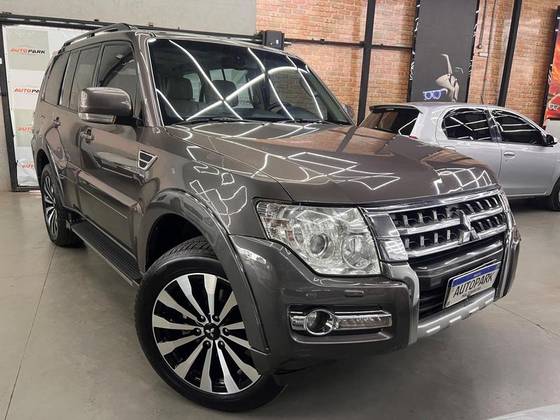 MITSUBISHI PAJERO FULL 3.2 HPE 4X4 16V TURBO INTERCOOLER DIESEL 4P AUTOMÁTICO