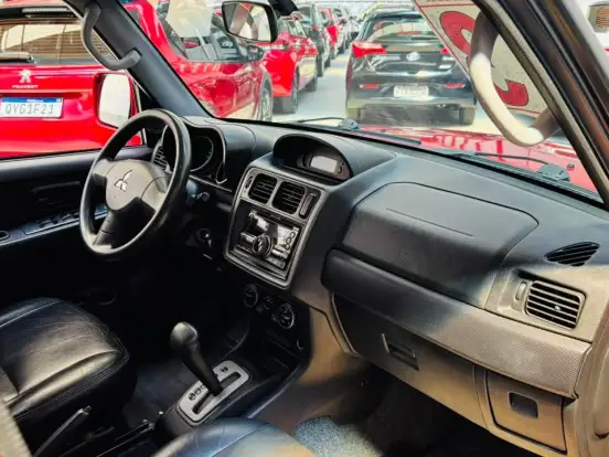 MITSUBISHI-PAJERO TR4-2.0 4X2 16V 140CV FLEX 4P AUTOMÁTICO MITSUBISHI-PAJERO TR4-2012