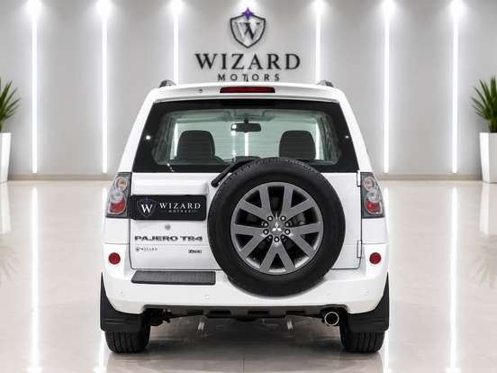 MITSUBISHI-PAJERO TR4-2.0 4X2 16V 140CV FLEX 4P AUTOMÁTICO MITSUBISHI-PAJERO TR4-2013