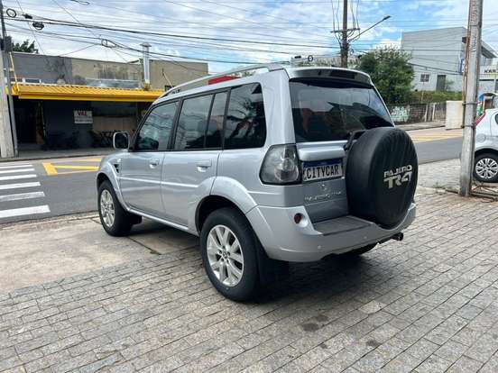 MITSUBISHI-PAJERO TR4-2.0 4X2 16V 140CV FLEX 4P AUTOMÁTICO MITSUBISHI-PAJERO TR4-2012