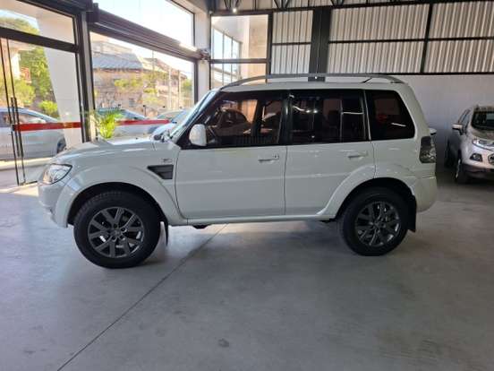 MITSUBISHI-PAJERO TR4-2.0 4X2 16V 140CV FLEX 4P MANUAL MITSUBISHI-PAJERO TR4-2014
