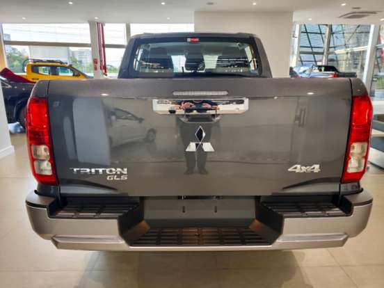 MITSUBISHI-TRITON-2026