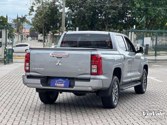 MITSUBISHI-TRITON-2026