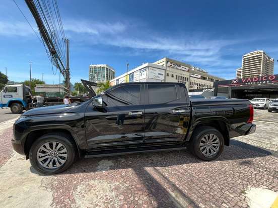 MITSUBISHI-TRITON-2.4 BITURBO DIESEL CD HPE 4X4 AUTOMÁTICO MITSUBISHI-TRITON-2025