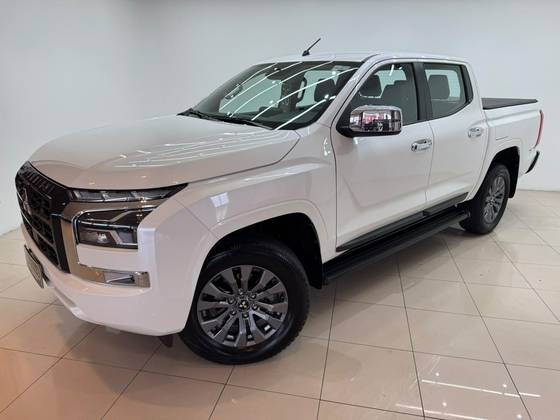 MITSUBISHI TRITON 2.4 BITURBO DIESEL CD HPE 4X4 AUTOMÁTICO