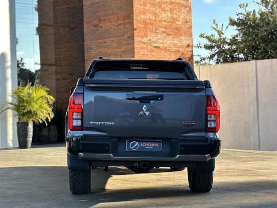 MITSUBISHI-TRITON-2.4 BITURBO DIESEL CD KATANA 4X4 AUTOMÁTICO MITSUBISHI-TRITON-2025