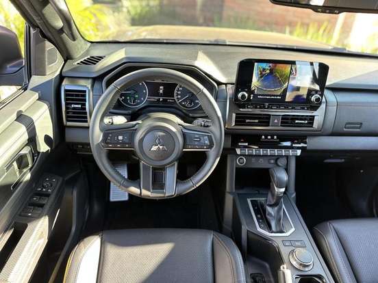 MITSUBISHI-TRITON-2.4 BITURBO DIESEL CD KATANA 4X4 AUTOMÁTICO MITSUBISHI-TRITON-2025