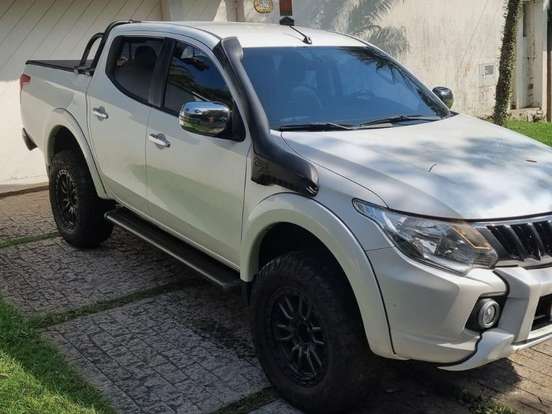 MITSUBISHI-L200 TRITON-2.4 16V TURBO DIESEL SPORT HPE CD 4P 4X4 AUTOMÁTICO MITSUBISHI-L200 TRITON-2019
