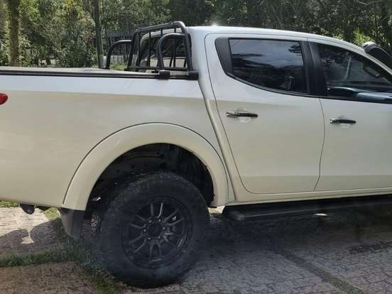 MITSUBISHI-L200 TRITON-2.4 16V TURBO DIESEL SPORT HPE CD 4P 4X4 AUTOMÁTICO MITSUBISHI-L200 TRITON-2019