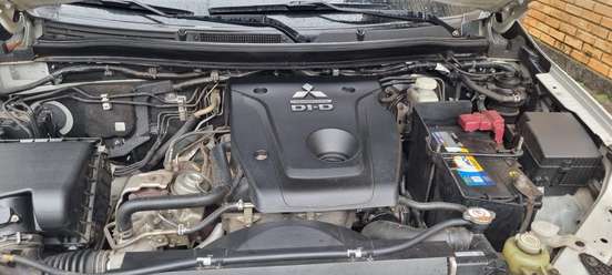MITSUBISHI-L200 TRITON-2019
