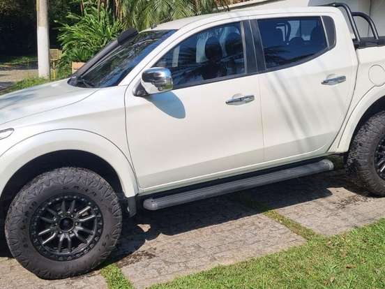 MITSUBISHI-L200 TRITON-2.4 16V TURBO DIESEL SPORT HPE CD 4P 4X4 AUTOMÁTICO MITSUBISHI-L200 TRITON-2019