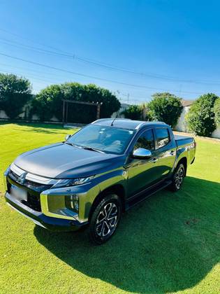 MITSUBISHI L200 TRITON 2.4 16V TURBO DIESEL SPORT HPE-S CD 4P 4X4 AUTOMÁTICO