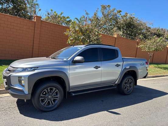 MITSUBISHI-L200 TRITON-2.4 16V TURBO DIESEL SPORT OUTDOOR GLS CD 4P 4X4 AUTOMÁTICO MITSUBISHI-L200 TRITON-2024
