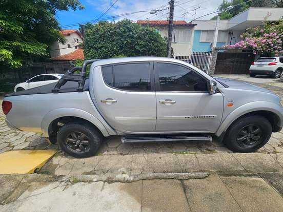 MITSUBISHI-L200 TRITON-3.2 HPE 4X4 CD 16V TURBO INTERCOOLER DIESEL 4P AUTOMÁTICO MITSUBISHI-L200 TRITON-2013