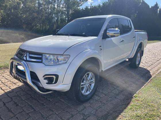 MITSUBISHI L200 TRITON 3.5 HPE 4X4 CD V6 24V FLEX 4P AUTOMÁTICO