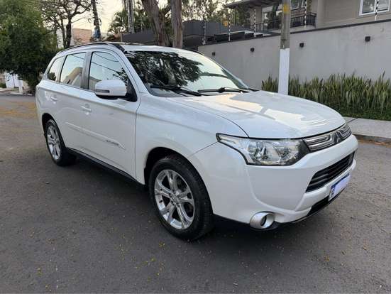 MITSUBISHI-OUTLANDER-2015