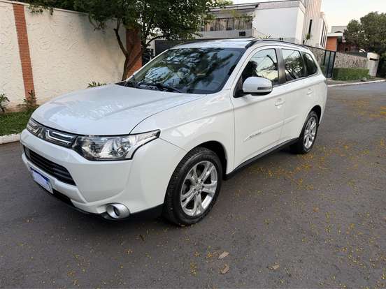 MITSUBISHI-OUTLANDER-2.0 16V GASOLINA 4P AUTOMÁTICO MITSUBISHI-OUTLANDER-2015