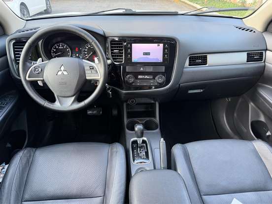 MITSUBISHI-OUTLANDER-2.0 16V GASOLINA 4P AUTOMÁTICO MITSUBISHI-OUTLANDER-2015