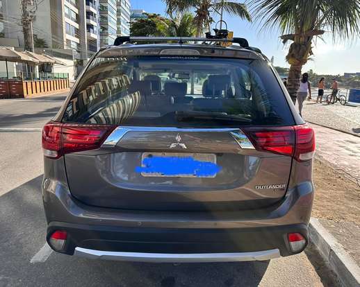 MITSUBISHI-OUTLANDER-2015