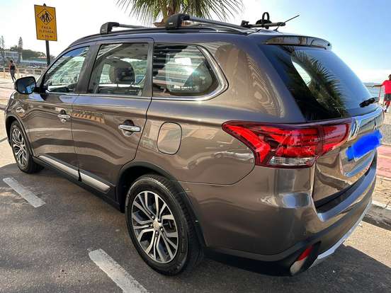 MITSUBISHI-OUTLANDER-2.2 4X4 16V DIESEL 4P AUTOMÁTICO MITSUBISHI-OUTLANDER-2015