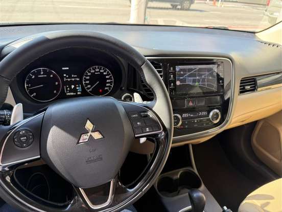 MITSUBISHI-OUTLANDER-2.2 4X4 16V DIESEL 4P AUTOMÁTICO MITSUBISHI-OUTLANDER-2015