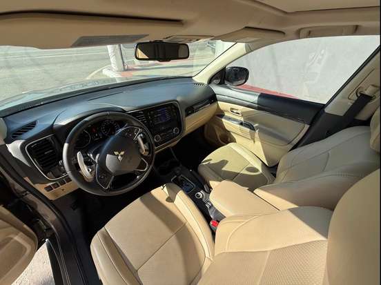 MITSUBISHI-OUTLANDER-2015