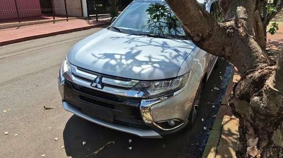MITSUBISHI-OUTLANDER-2015