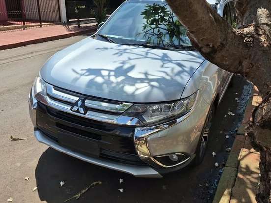 MITSUBISHI-OUTLANDER-3.0 GT 4X4 V6 24V GASOLINA 4P AUTOMÁTICO MITSUBISHI-OUTLANDER-2015