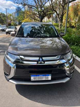 MITSUBISHI-OUTLANDER-3.0 GT 4X4 V6 24V GASOLINA 4P AUTOMÁTICO MITSUBISHI-OUTLANDER-2017