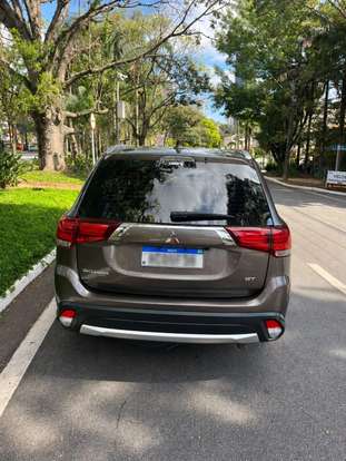 MITSUBISHI-OUTLANDER-3.0 GT 4X4 V6 24V GASOLINA 4P AUTOMÁTICO MITSUBISHI-OUTLANDER-2017