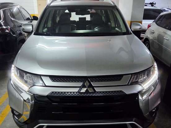 MITSUBISHI-OUTLANDER-3.0 MIVEC V6 GASOLINA HPE-S AWD AUTOMÁTICO MITSUBISHI-OUTLANDER-2019