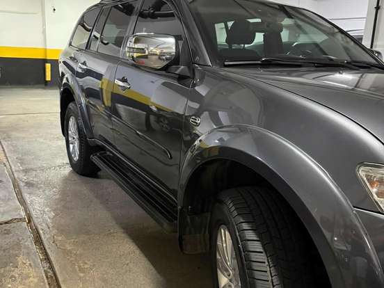 MITSUBISHI-PAJERO DAKAR-3.2 HPE 4X4 7 LUGARES 16V TURBO INTERCOOLER DIESEL 4P AUTOMÁTICO MITSUBISHI-PAJERO DAKAR-2013