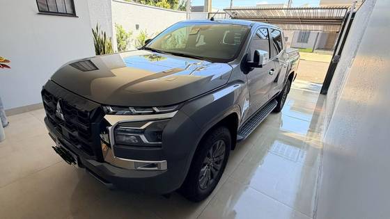 MITSUBISHI TRITON 2.4 BITURBO DIESEL CD HPE-S 4X4 AUTOMÁTICO