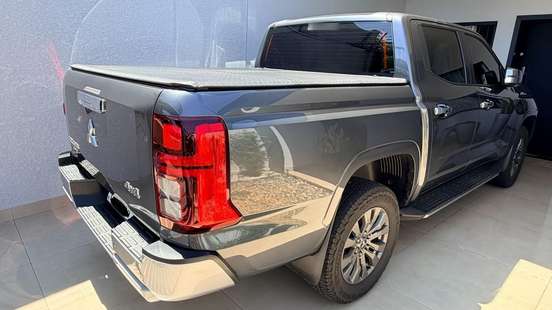MITSUBISHI-TRITON-2025