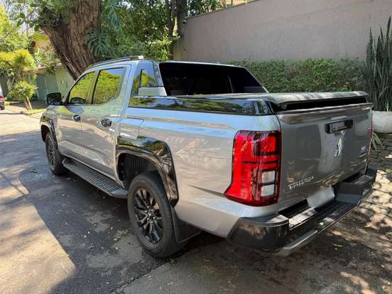 MITSUBISHI-TRITON-2.4 BITURBO DIESEL CD KATANA SR80 4X4 AUTOMÁTICO MITSUBISHI-TRITON-2025