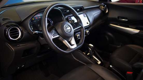 NISSAN-KICKS-2023