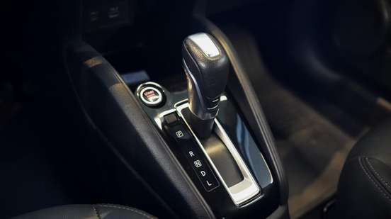 NISSAN-KICKS-2023