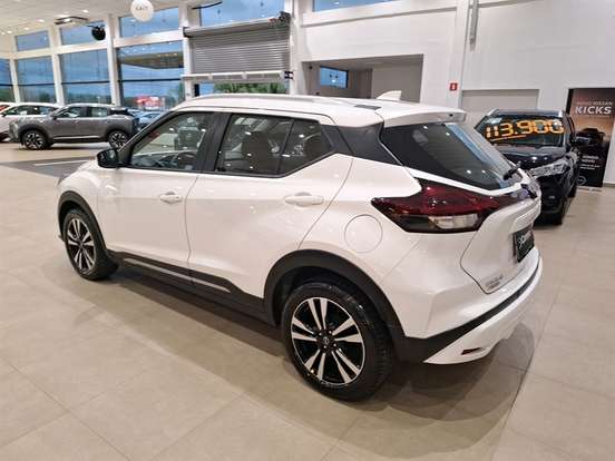 NISSAN-KICKS PLAY-2025