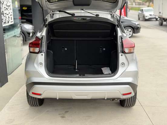 NISSAN-KICKS PLAY-2025